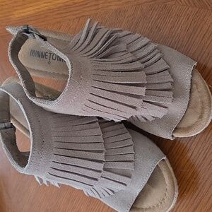 Minnetonka Wedges Size 6